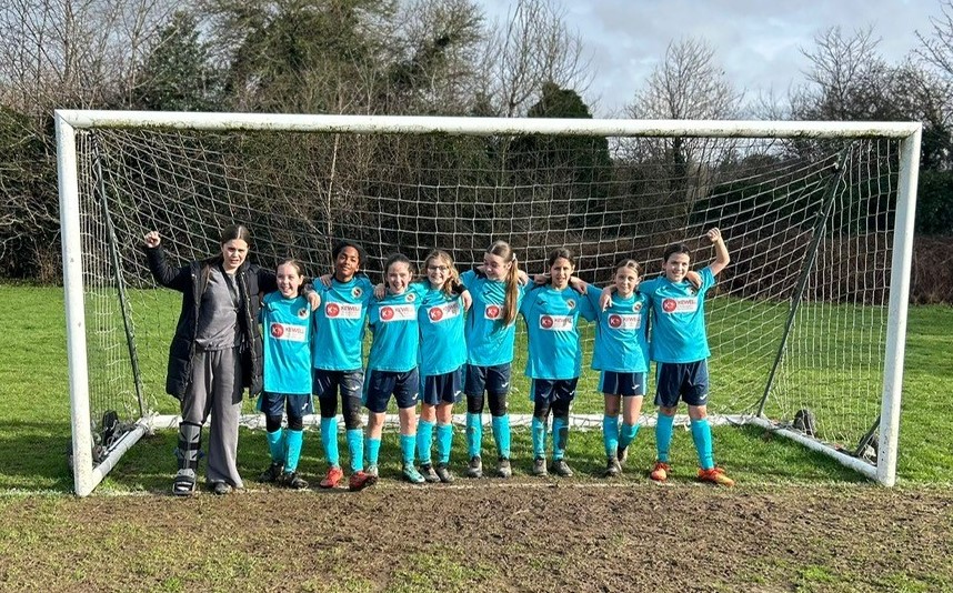 Kewell Converters Backs the Selsdon Lionesses – Community Champions
